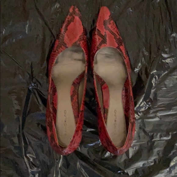 Shoes - Picture 3 of 4